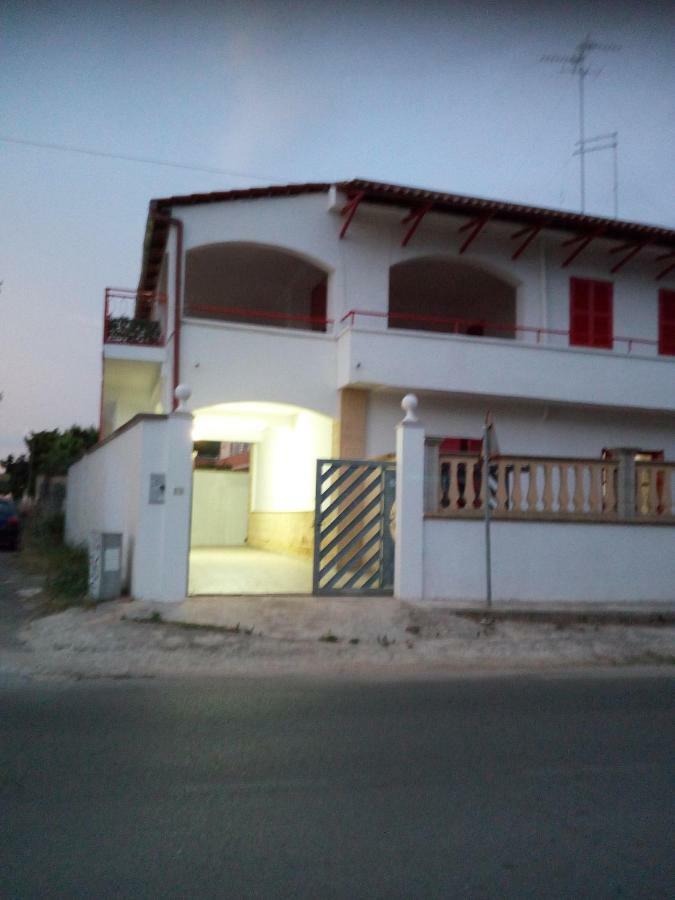 Villa Angela Chiara Porto Cesareo Exteriör bild